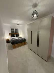 Luxury House, Great Location in Redditch - Contractors - Families - Groups - Relocators - Sleeps 9 - Image 5
