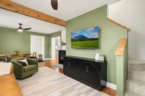 Downtown Roslyn Retreat- Barrel Sauna + EV Charger - Image 5