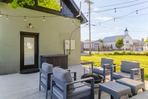 Modern Bourbon Cottage - Image 3