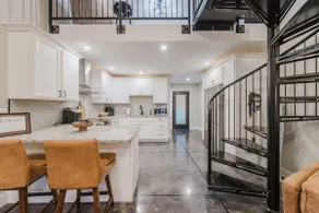 Modern Bourbon Cottage - Image 5