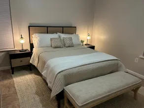 Cozy Modern Cottage - Image 3