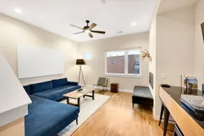 Townhouse in Santa Fe Arts District - Image 4