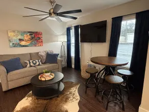 ”New Westside, retro-western cottage.” - Image 4
