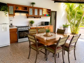 House with Garden, Ideal for Intimate Events - Image 5