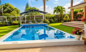 House with Garden, Ideal for Intimate Events - Image 4