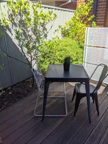 Cozy Unit in North Melbourne - Image 4