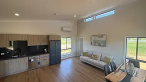 Hillside Retreat-Nowra Hill-Holiday Guest House - Image 3