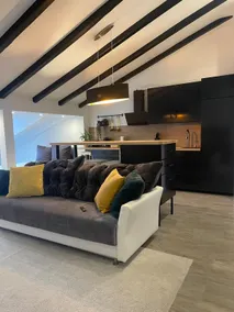 Top floor apartment with loft feeling - Image 5
