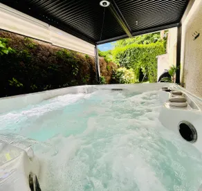 House: Jacuzzi, garden, billiards, fireplace, sports - Image 2