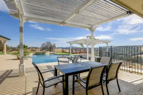 Luxury Pilot Hill Estate in a Vineyard Community - Image 2