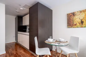 Modern 1BR Downtown Stay - Image 4