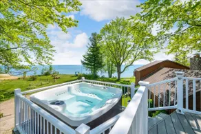 The Lakeview Lookout - Gorgeous Lake Views! - Image 2