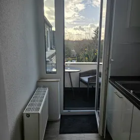 Stylish accommodation in quiet location with balcony - Image 5