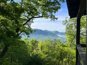 Mountaintop Memories Cottage - Image 2