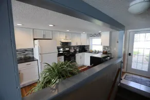 Lakefront- Sunlover Cottage - Image 4