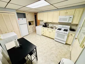The Charming Cozy 4-Bedroom Getaway in Glen Burnie - Image 5