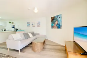 Surfside Haven | Wake to Waves - Image 2