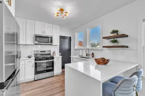 Prime Location SFH - Walk to Shops & Dining - Image 3