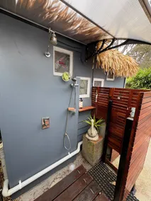 Private garden studio with outdoor shower - Image 5