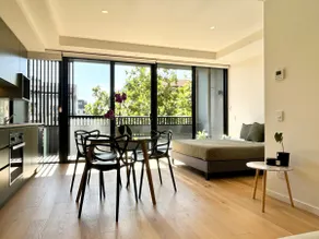 Sage Boutique Retreat | Private Balcony + Parking - Image 2