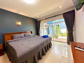Bangtao Beach Chalet Resort - Image 2