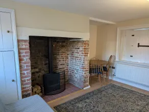 Grade II listed lamp lighters cottage - Image 4