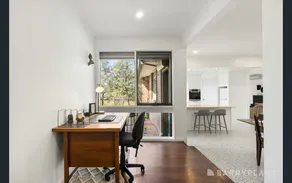 Yarra Valley Farmhouse Sunrise Deck Views - Image 3
