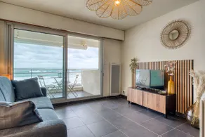Premium Ocean View Studio, Balcony & Pool - Image 2