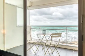 Premium Ocean View Studio, Balcony & Pool - Image 3