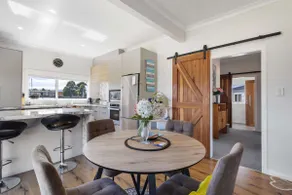 In CBD! 3bed! LOTR Cinema Experience! All Perks! - Image 2