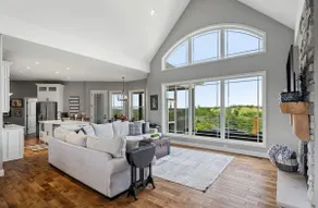 Hall’s Lakeview Getaway - Image 2