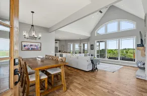 Hall’s Lakeview Getaway - Image 3