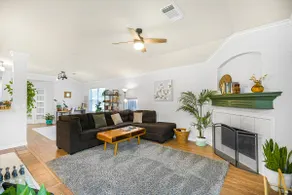 Cowboy Pool, Rockwall, Amazing Family Home - Image 2