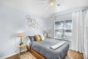 Cowboy Pool, Rockwall, Amazing Family Home - Image 4