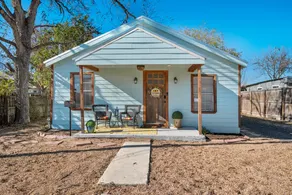 The 747 Oasis • Modern Comfort in New Braunfels - Image 2