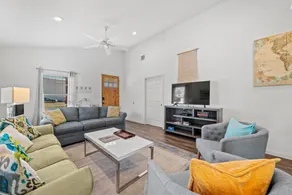 The 747 Oasis • Modern Comfort in New Braunfels - Image 5