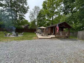 Cabin w/fenced yard-firepit-close to lake- pets ok - Image 2