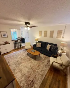 Charming 3 Bedroom Home Downtown Overland Park - Image 3