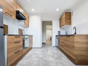 Beautiful cozy and bright apartment, with balcony - Image 4