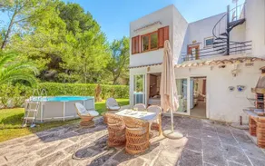1-Min to Beach • Pool • Family & Cycling Paradise - Image 5