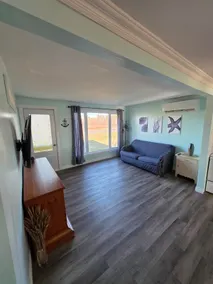 Max's house! - Image 4