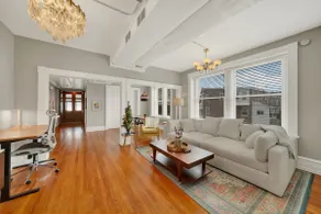 Huge Historic apt Soaring Ceilings w parking lot - Image 5