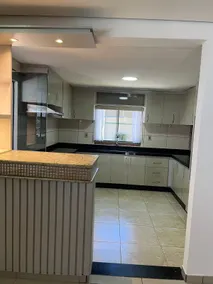 House with Pool for Family Near Shopping Malls - Image 3