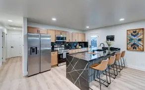 New! Modern on Mill. Pool. Pet Friendly. - Image 4