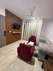 Royal Loft (201) - Image 4