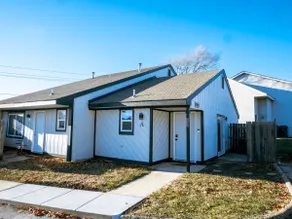 Newly Remodeled Apt + W/D | Mins to Arrowhead - Image 4