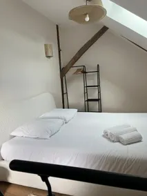 Suite Serment - 4 people - Charleville city center - Image 3