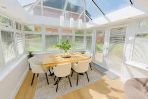 Bright and Spacious Blackwood Home 4 Bedroom Sleeps 8 - Image 3