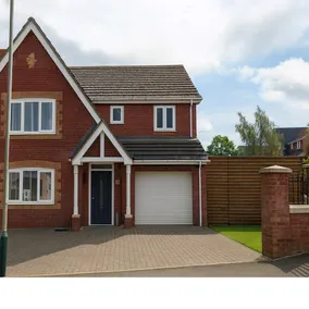 Bright and Spacious Blackwood Home 4 Bedroom Sleeps 8 - Image 5