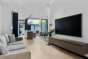 Spacious Family-Friendly 5-BR Home W Terrace - Image 2
